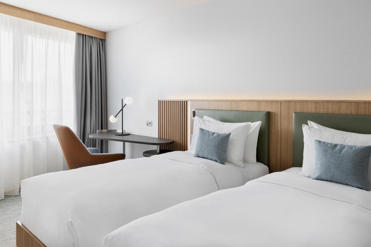 Courtyard By Marriott Biel Bienne Hotel Ngoại thất bức ảnh