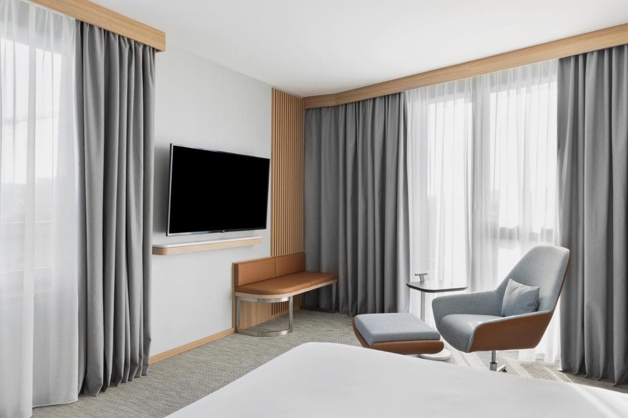 Courtyard By Marriott Biel Bienne Hotel Ngoại thất bức ảnh
