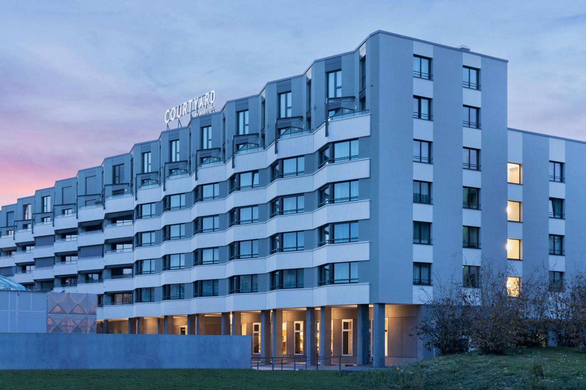 Courtyard By Marriott Biel Bienne Hotel Ngoại thất bức ảnh