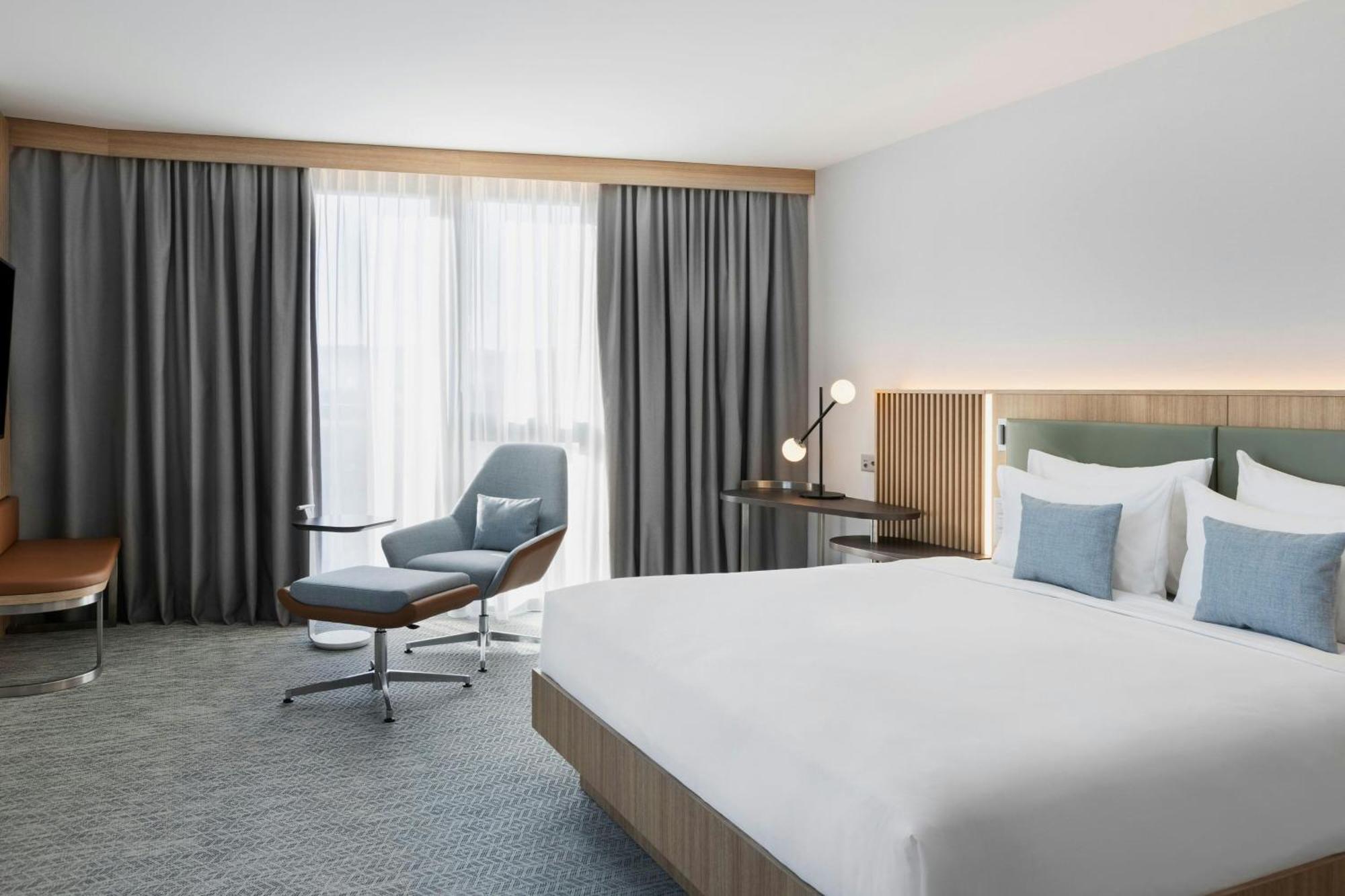 Courtyard By Marriott Biel Bienne Hotel Ngoại thất bức ảnh