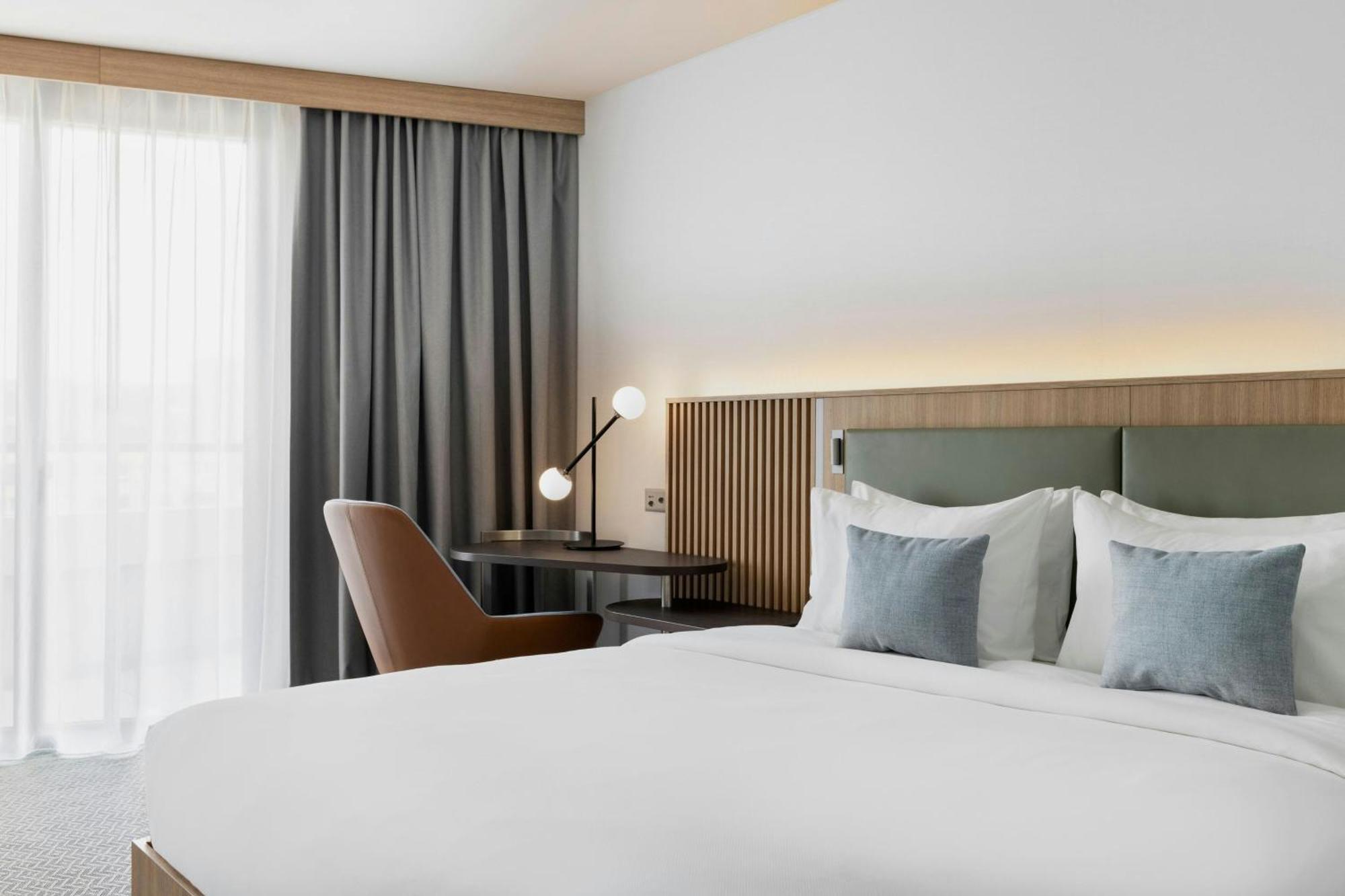Courtyard By Marriott Biel Bienne Hotel Ngoại thất bức ảnh